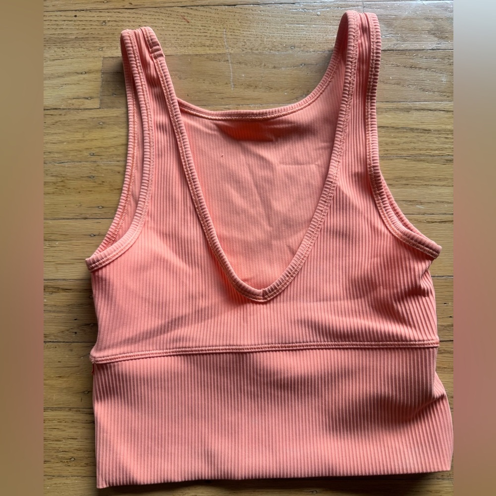 Lululemon cropped top